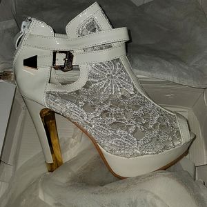 White High Heel sz:6